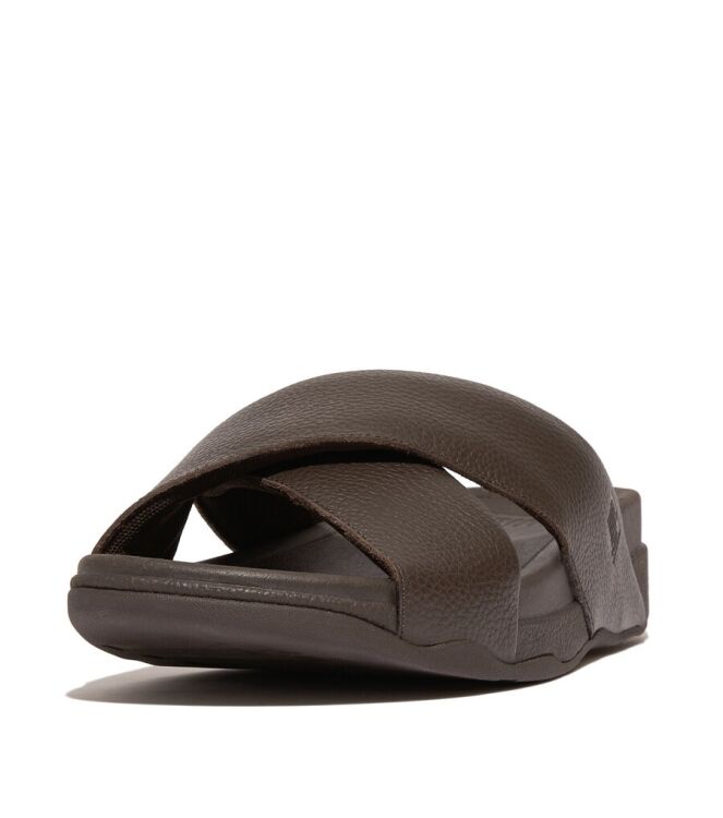 FitFlop FitFlop Surfer Mens Tumbled-Leather Cross Slides chocolate brown  FitFlop HA6-167, slippers Direct leverbaar uit de webshop