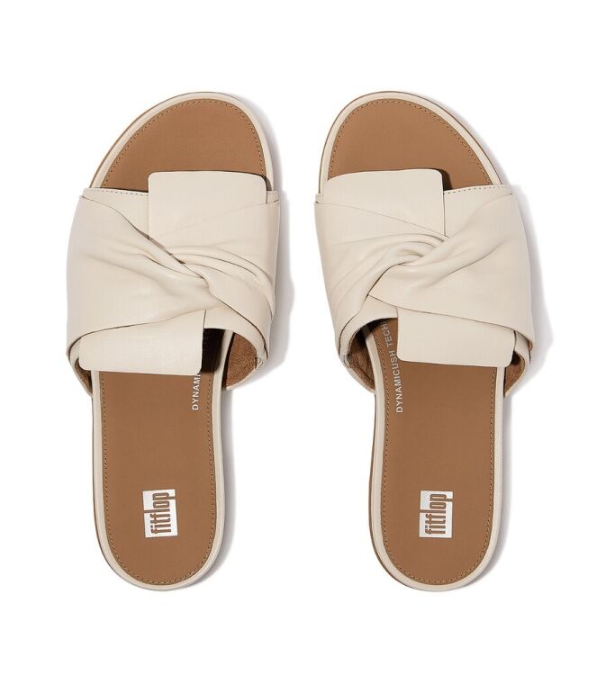 FitFlop FitFlop Gracie Soft-Twist Leather Slides paris beige  FitFlop JA6-A99, slippers Direct leverbaar uit de webshop