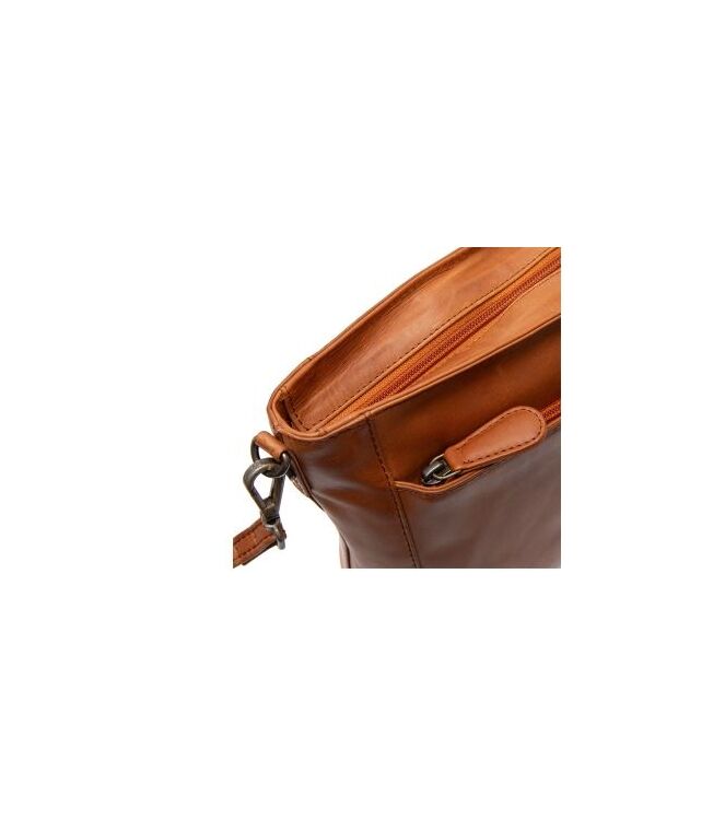 The Chesterfield Brand Schoudertas Fintona cognac  The Chesterfield Brand C48.131531, Tassen Direct leverbaar uit de webshop